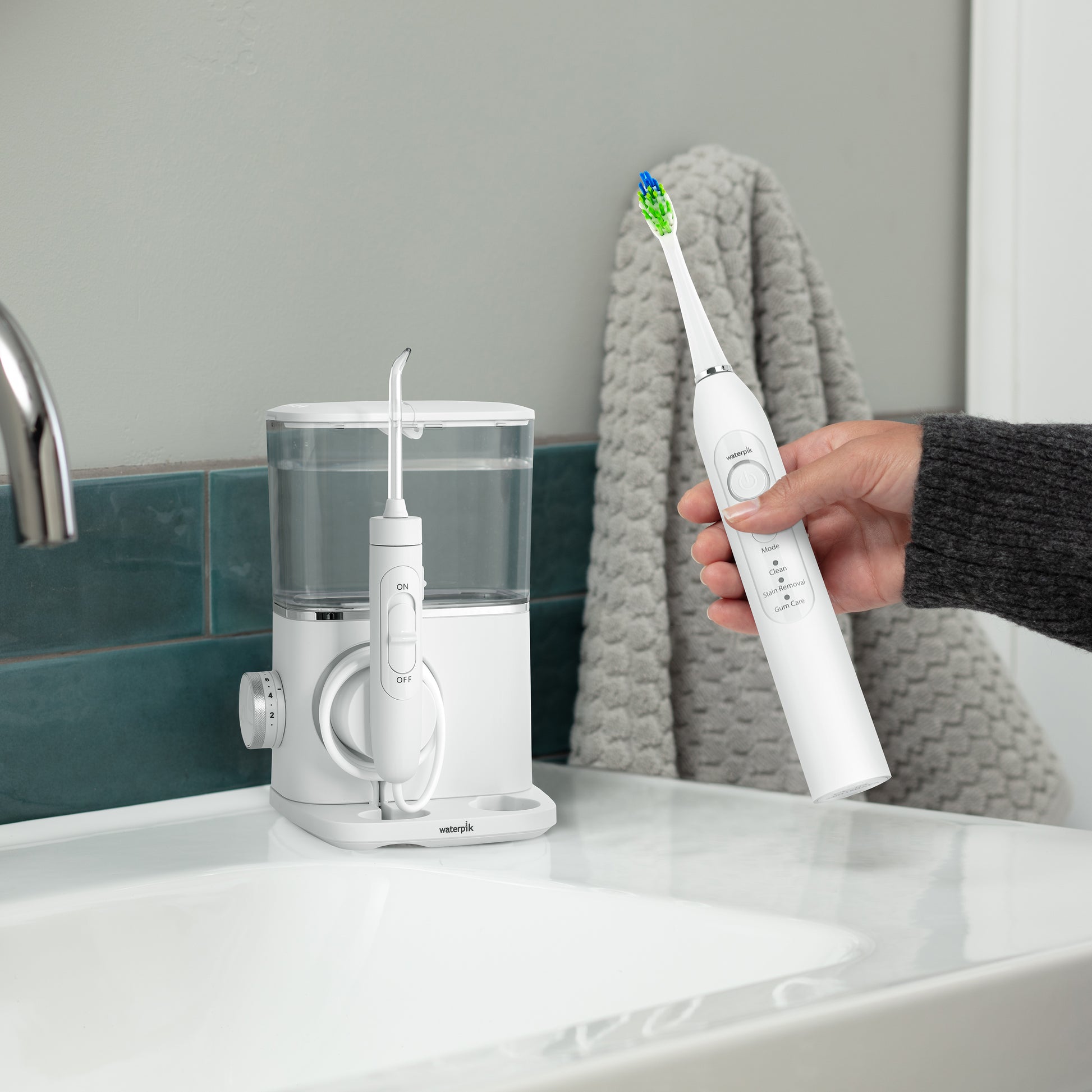 White Sensonic™ Toothbrush Handle - Complete Care CC-04